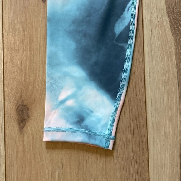 Athleta Women’s size Small ElationPrint 7/8 - Picture 4 of 7